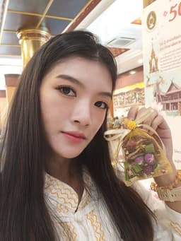 อรกัญญา ผมขาว