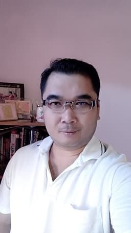 สุขุม ลิ้มกลิ่นแก้ว